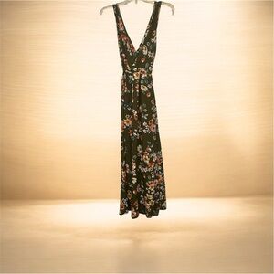 Floral V-Neck Maxi Dress